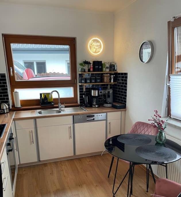 Cozy Wilkipartment Bis 4 Pers - Hund - Netflix - Wlan - Wintergarten - Coffeebar - Popcorn Ферль Экстерьер фото